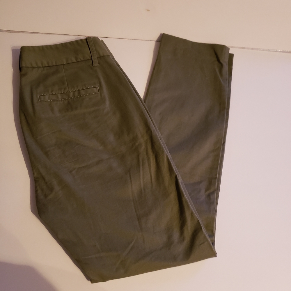 J Crew Frankie size 2 olive excellent  condition